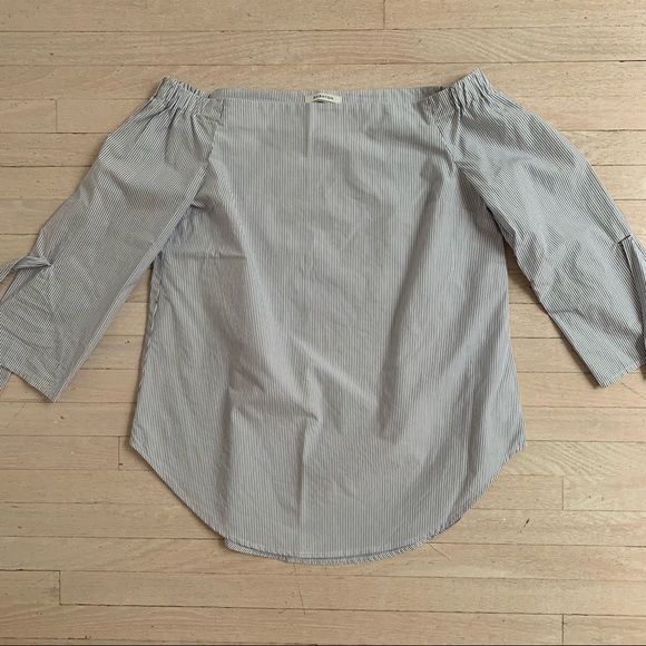 Aritzia Babaton Malik Blouse - Picture 4 of 12